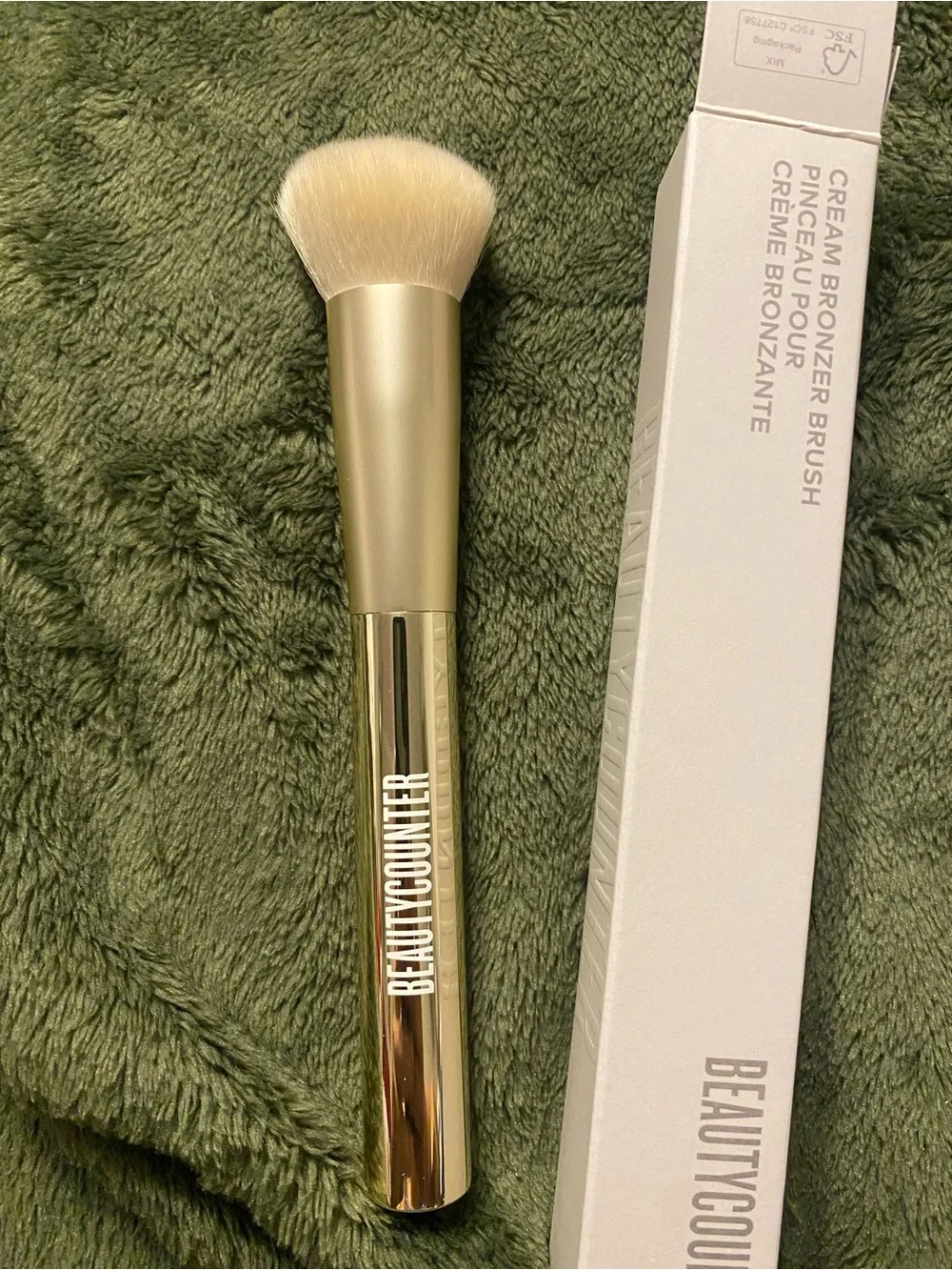 Beautycounter Cream Bronzer Brush in Champagne Gold